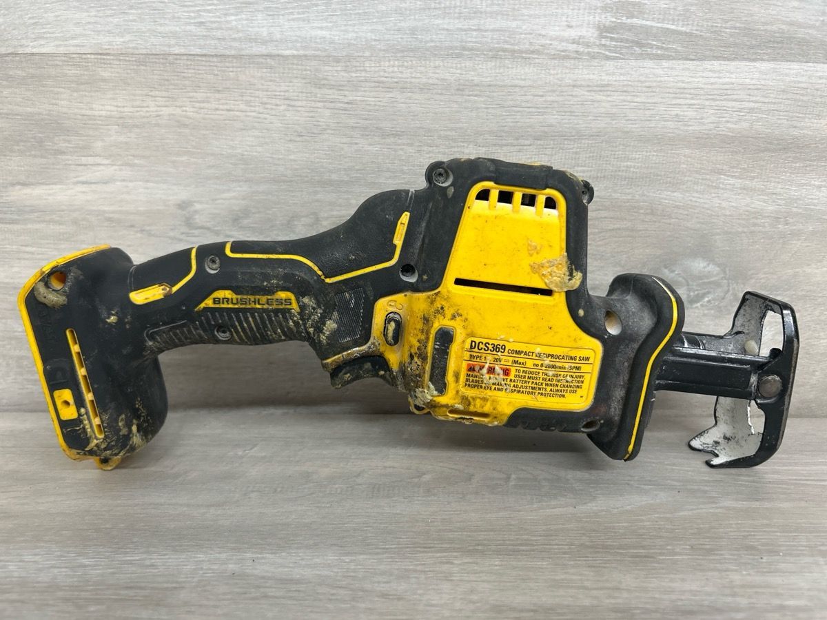 DeWalt 20V MAX XR Brushless One Hand Reciprocating Saw – Tool Only