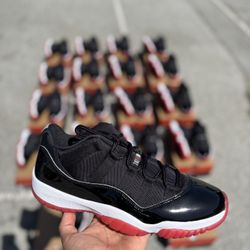 Jordan 11 Low Bred 