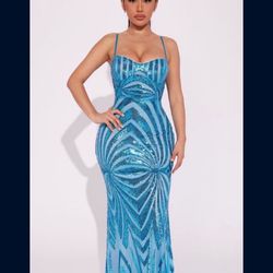 $50 Prom Dress Size Medium. OR BEST OFFER!!!
