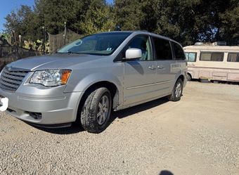 Van Chrysler town & country