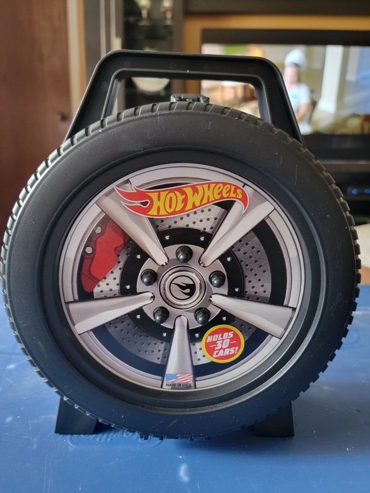 NEW HOT WHEELS STORAGE CASE. HOLDS 30 CARS