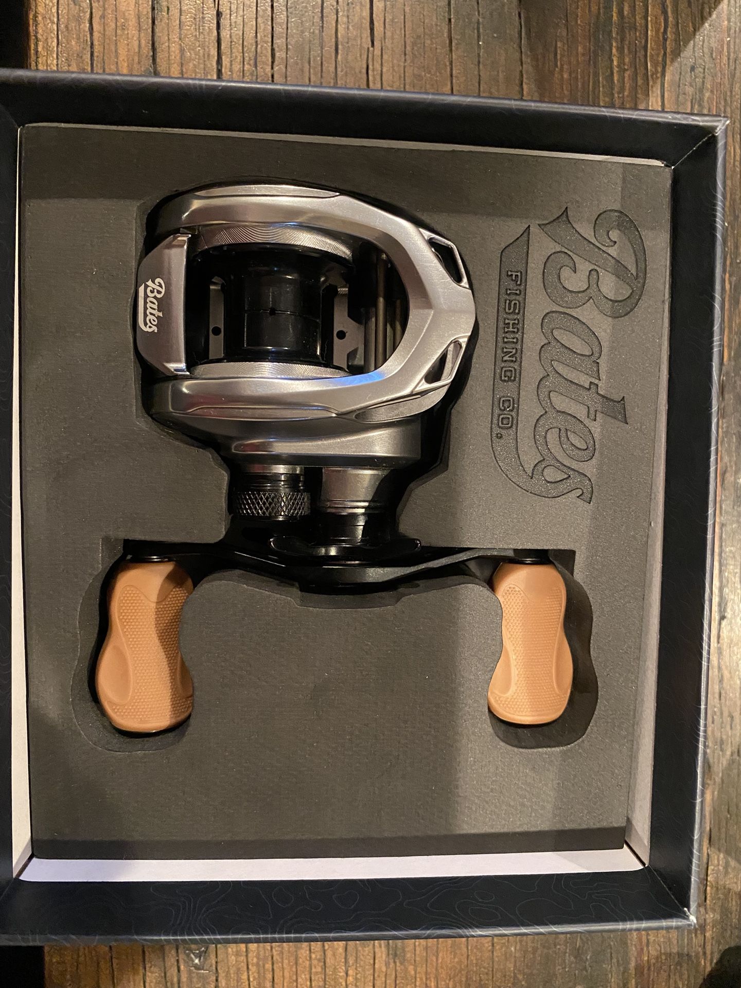 Bates Hundo Fishing Reel