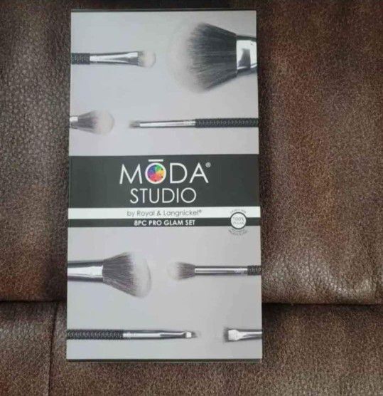 Moda Studio 8 Piece Pro Glam Brush Set/Kit MSRP$70 Vegan Royal Langnickel Sealed