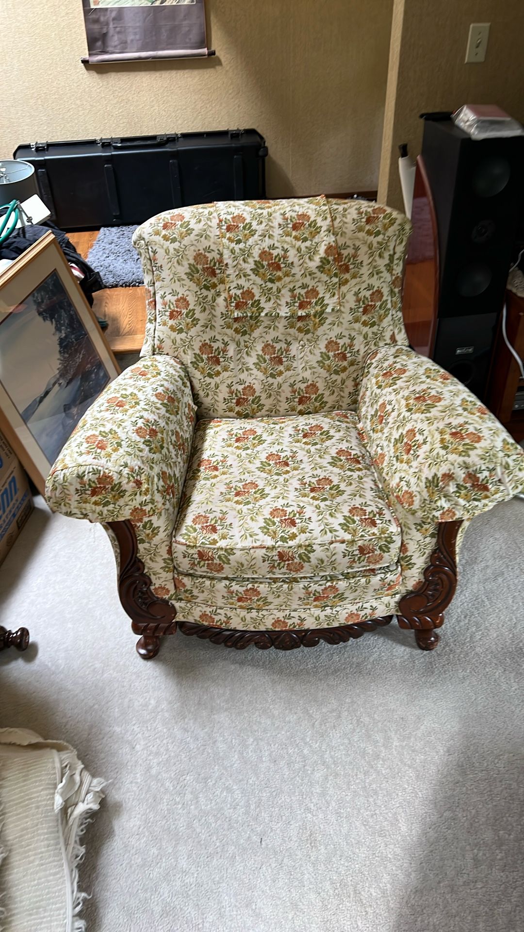 Solid Quality Single Person Couch/barrel Chair (antique Look) $20