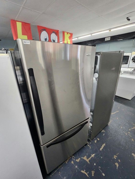 Capacity 18cuft Refrigerator Fridge Whirlpool FIRST COME