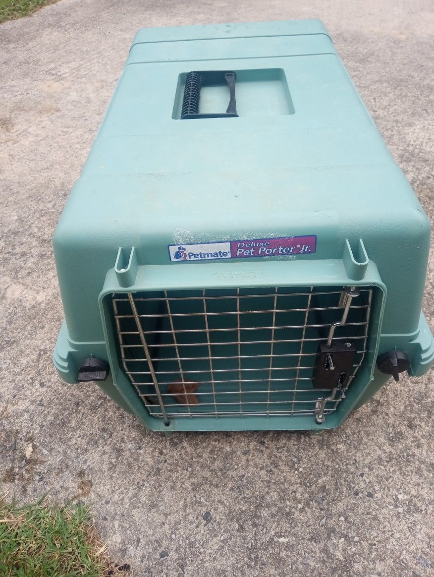 Petmate Deluxe Small Carrier 15.00