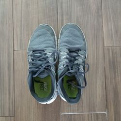 Nike Men Size 9 $5