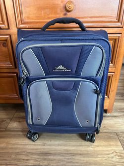 High Sierra Navy Blue Spinner Carry-On Luggage