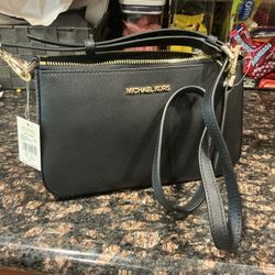 Michael Kors Handbag – Stylish & Authentic