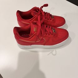 Nikes Women’s 