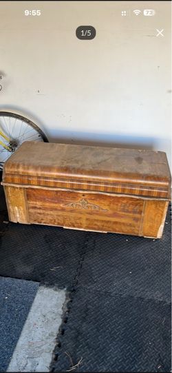 Cider wood chest
