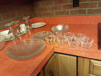 Vintage MCM Indiana Glass Co. Punch Bowl And 7 Cups With Roses "Celebration" hole set  cups plates bowels Punch bowl 4 plates 4 salad plates and 4 bow