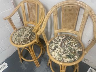 Set of swivel stools