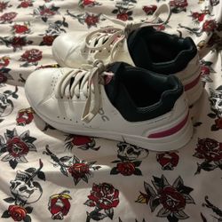 Women’s Size 6.5 On Running The Roger Tennis Shoes