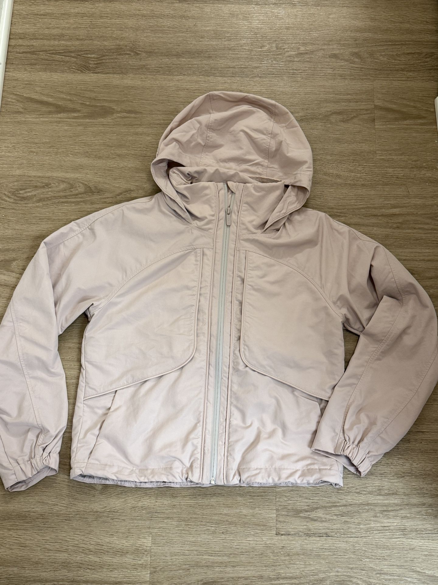 NWOT Lululemon Light Weight Jacket Size 4