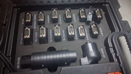 OBD2 Diagnostic Adapter Set in Case