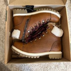 Women’s Leather Hiking Boots