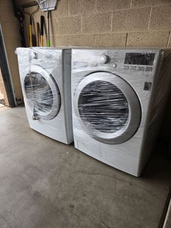 LG Front Load Washer and Dryer Set