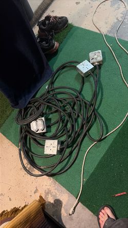 Spider box. 16 outlets 12 gauge    Extension cord big daddy