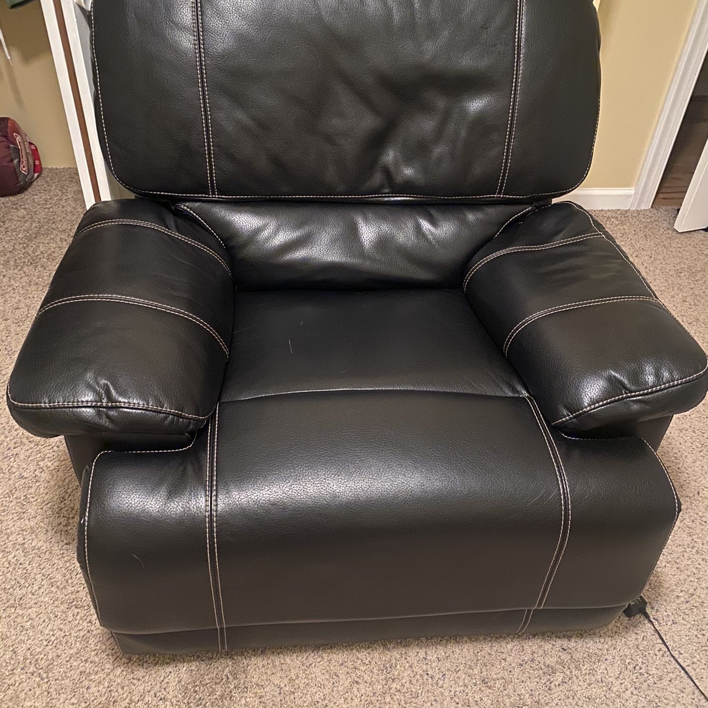 LEATHER GREAT CONDITION FULLY FUNCTIONAL LAZY BOY CHAIR!