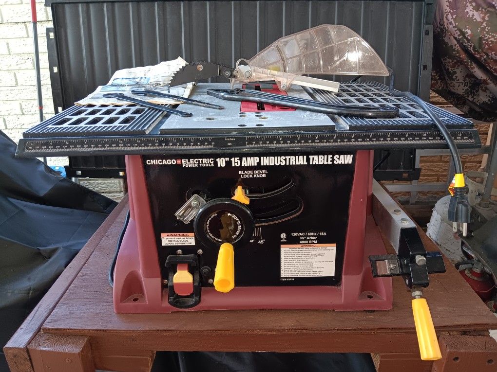 TABLE SAW