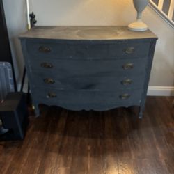 Chest of drawers/sideboard