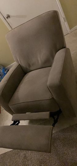 Swivel Rocker Recliner 