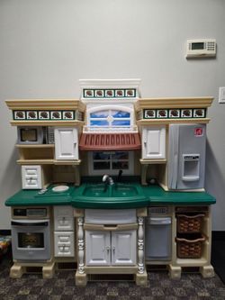 Play kitchen
