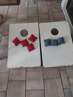 Corn hole board and bags