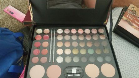 Make up pallete