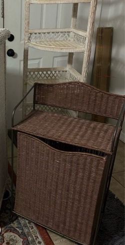 Wicker hamper