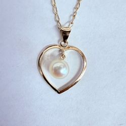 18K Gold & Pearl Pendant 