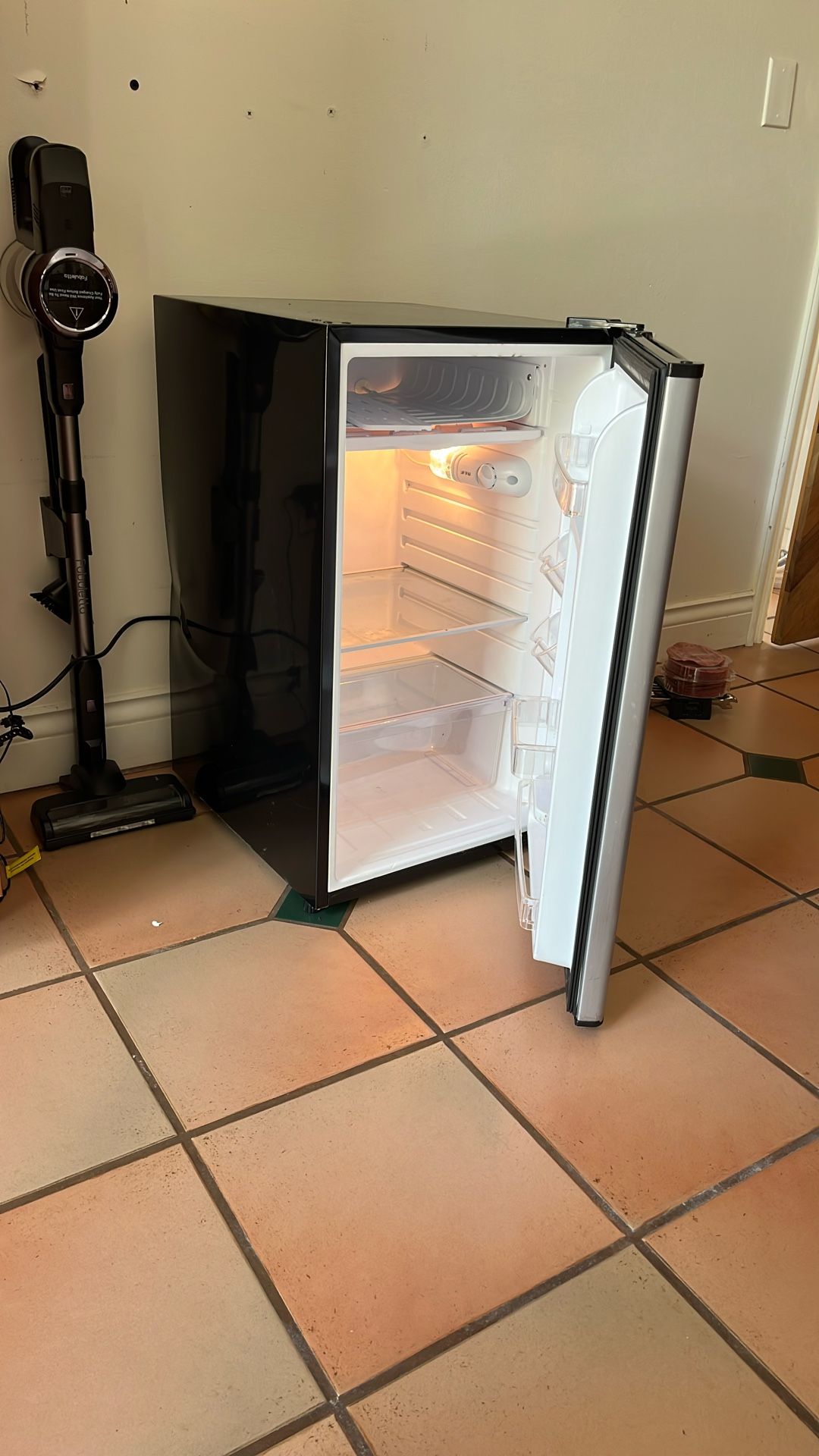 Magic Chef Mini Fridge With Freezer