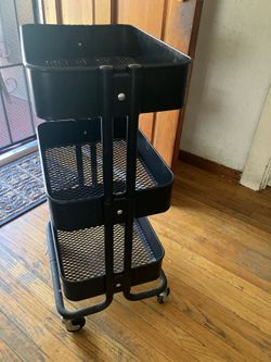 $40, 3 Tier Metal storage cart