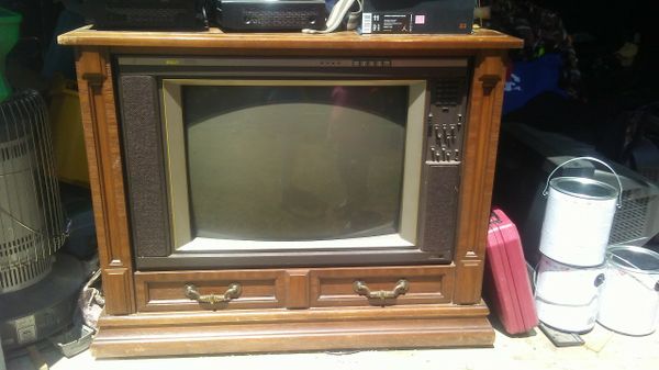 Floor Model Tv