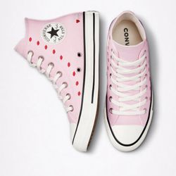 Valentines Converse Size 5.5