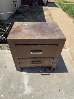 ► Free Nightstand brown color 2 drawers 24” x 16” x 23.5”