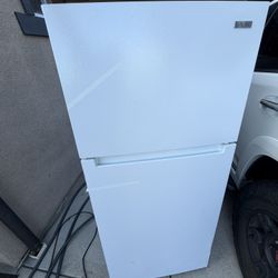 Vissani Fridge New 14.2 cu. ft. Top Freezer Refrigerator