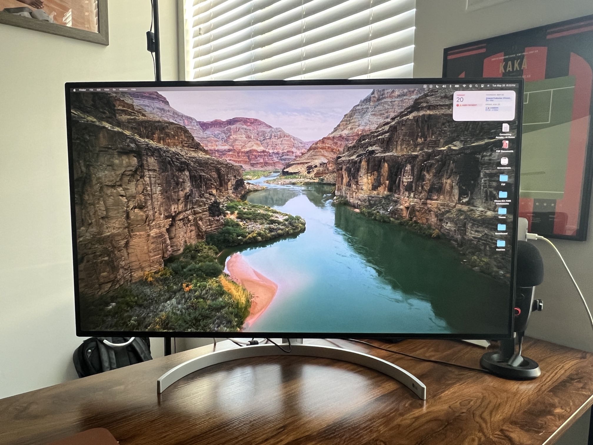 LG 32" Class Ultrafine 4K UHD Monitor with Thunderbolt 3