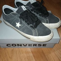 black converse one stars size 7 men/ 8.5 women 