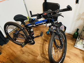 MT7 30 Mountain Bike