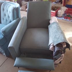 Reclining Chair Comes With Cover