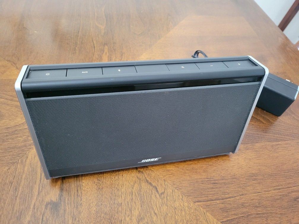 Bose Soundlink Bluetooth Mobile Speaker II Nylon. Good Condition.