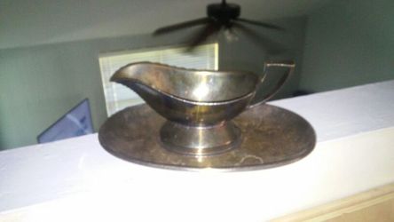 Ritz Carlton gravy boat and tray