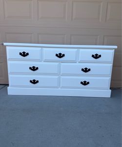 Dresser White 7-Drawers