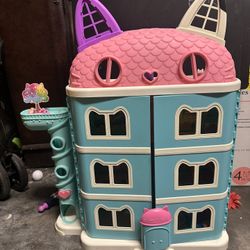 Gabby's Dollhouse
