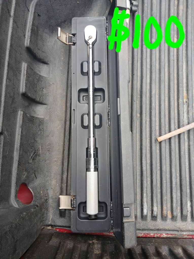 ICON 1/2 in. Drive, 50-250 ft. lb. Professional Click Torque Wrench