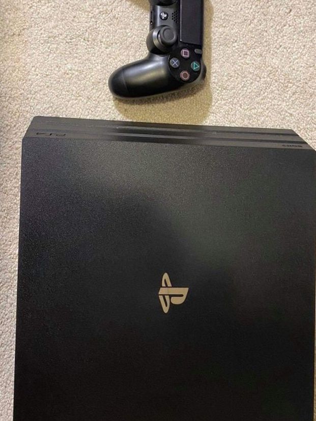 Ps4 Pro 1tb +1 Controller