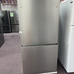 Hisense- New 32” Bottom Freezer With 1 Year Warranty 