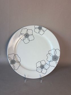 Pier 1 Mod Petal Chop Plates Set of 6 13" Black White Floral Porcelain Chargers